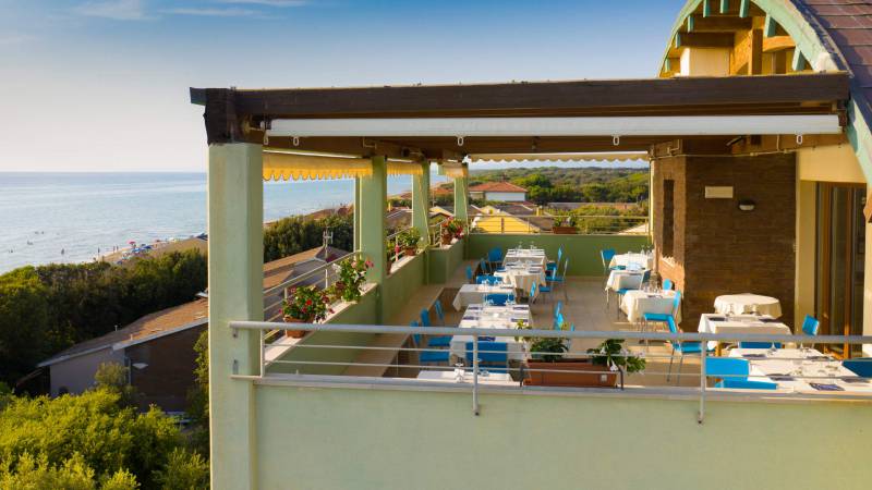 Hotel-Villa-Marcella-San-Vincenzo-Livorno-Terrazza-Ristorante-Quartocielo-5 Hotel-Villa-Marcella-San-Vincenzo-Livorno-Terrazza-Ristorante-Quartocielo-5
