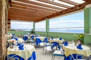 ristorante terrazza con vista mare san vincenzo toscana